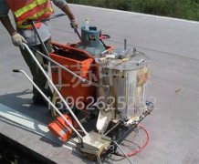 熱熔標(biāo)線施工機(jī)械 車位劃線用什么設(shè)備？