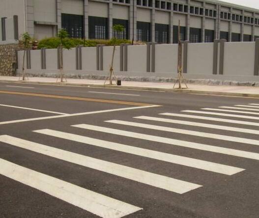企業(yè)公司內(nèi)部道路地面怎么樣劃線？