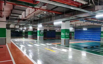 江蘇蘇州停車位劃線用熱熔漆，增強(qiáng)停車體驗(yàn)感