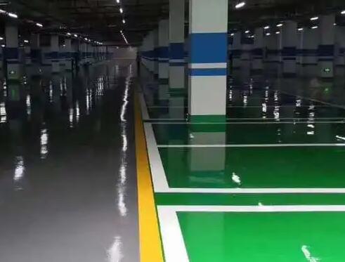 蘇州環(huán)氧地坪解析：地坪漆施工時(shí)怎么樣保護(hù)墻面、設(shè)備不被污染？