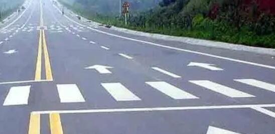 蘇州舊道路劃線(xiàn)重涂需要注意哪些問(wèn)題呢？怎樣清除公路舊標(biāo)線(xiàn)？