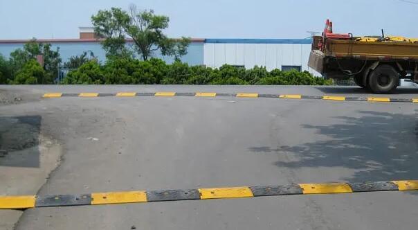 蘇州道路劃線單位分析，蘇州公路減速帶有哪幾種類型