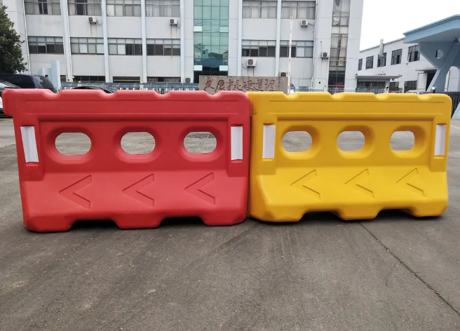 水馬應(yīng)該加多少水？ 一種常見的水貯存工具