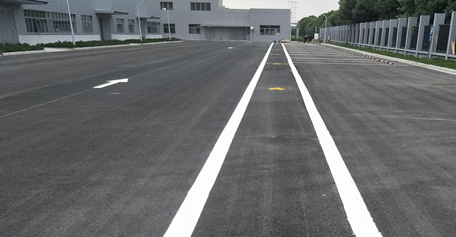 蘇州化工廠區(qū)道路劃線規(guī)范，筑就安全生產(chǎn)的第一道防線