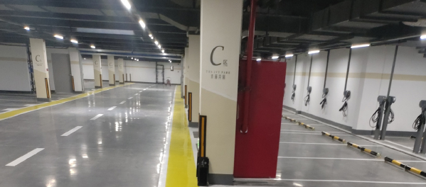 常州小區(qū)停車位劃線廠家？ 選擇江蘇中穎 
